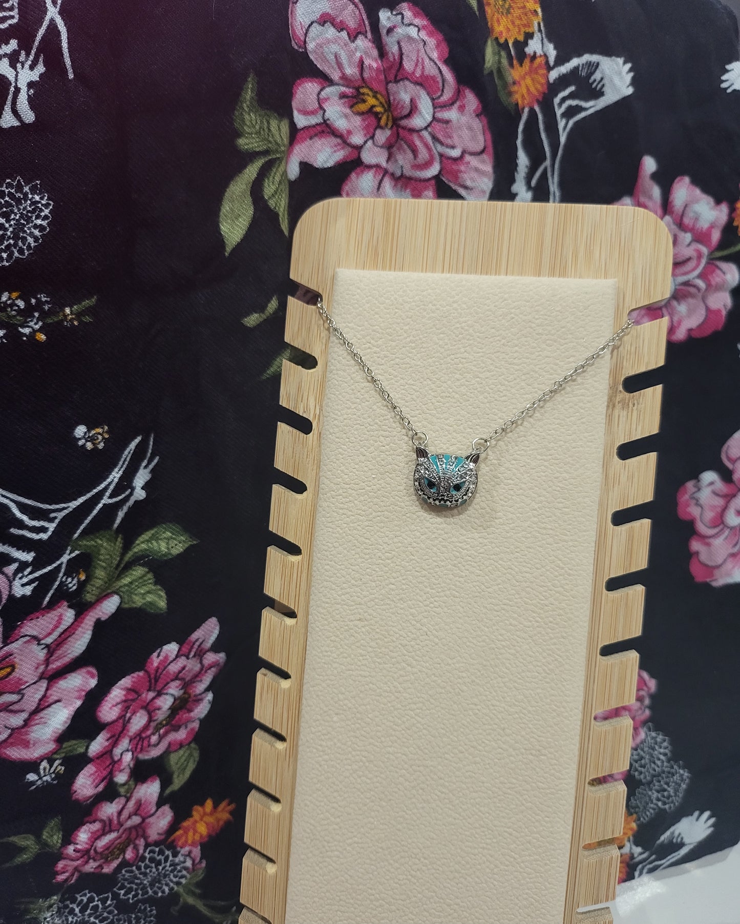 Collar gato sonriente