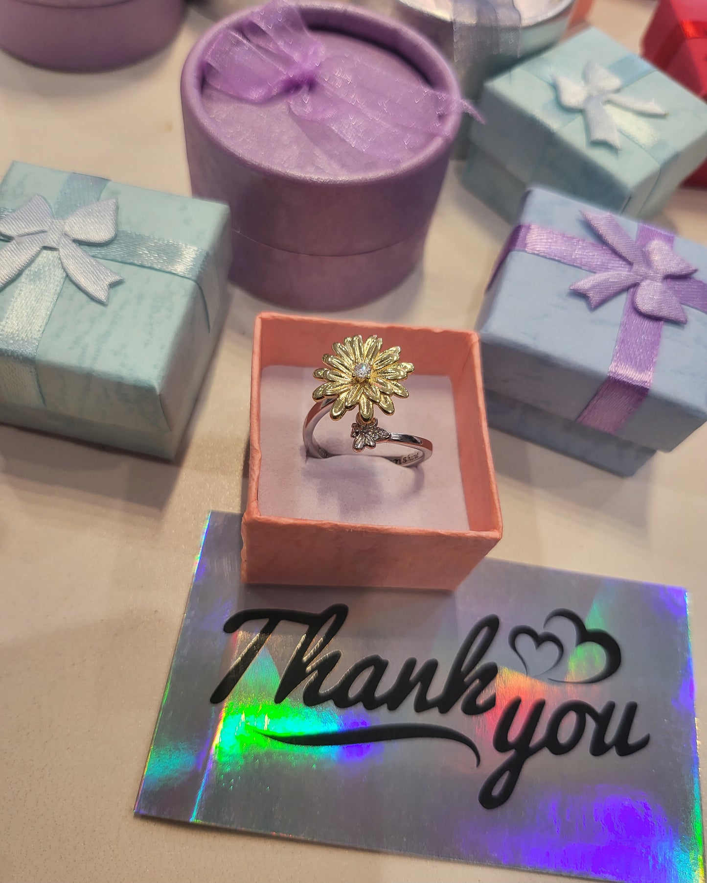 Anillo flor avispa