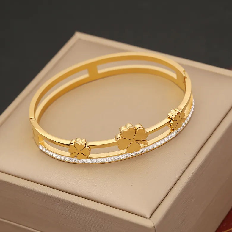Pulsera "Amuleto Corazón Trébol"