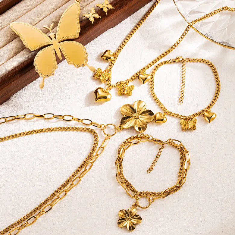 Conjunto de corazones chapado en oro de 18k