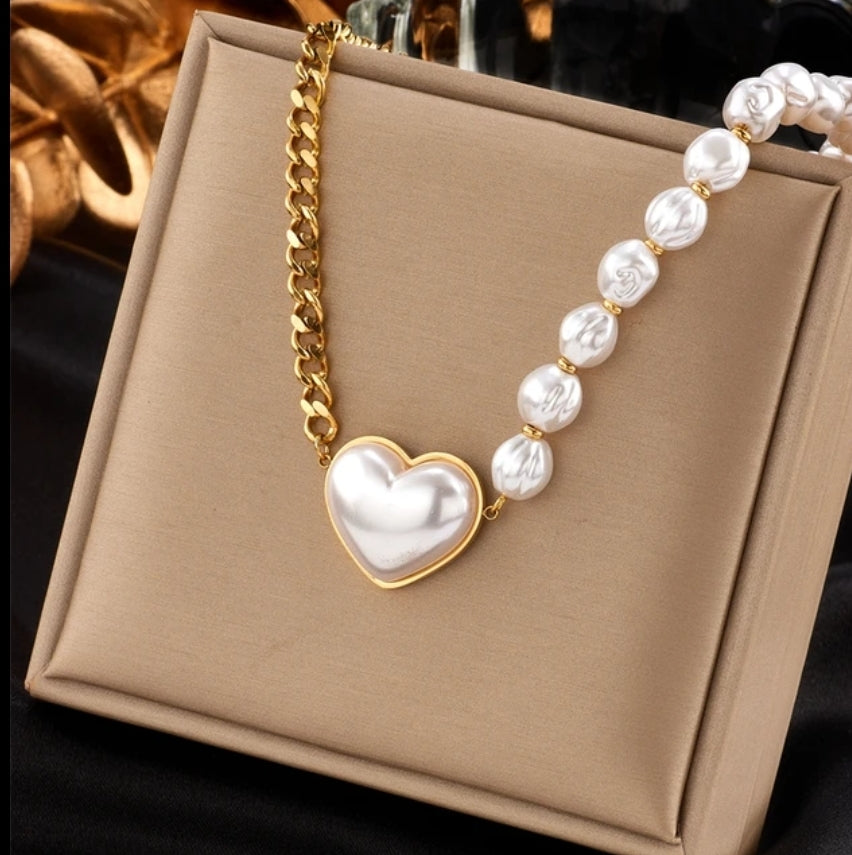 Collar de corazón y perlas de acero inoxidable