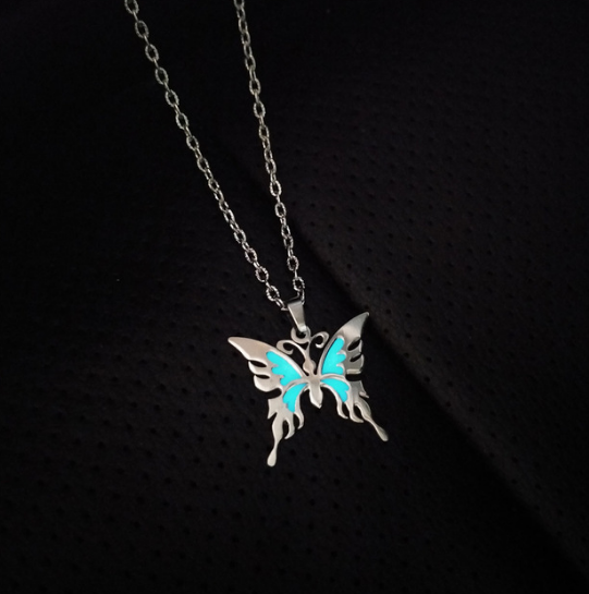 Collar brillante de acero inoxidable